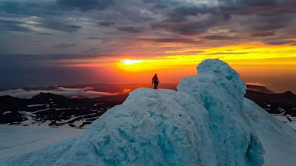 Midnight Sun Hike on Snæfellsjökull Glacier with Fjallhalla Adventurers